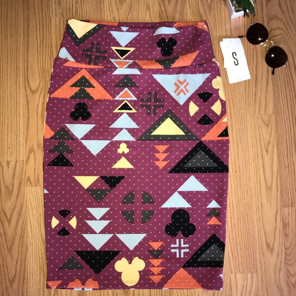 LuLaRoe Dresses & Skirts - LulaRoe Disney Mickey Cassie Skirt Small - NWT